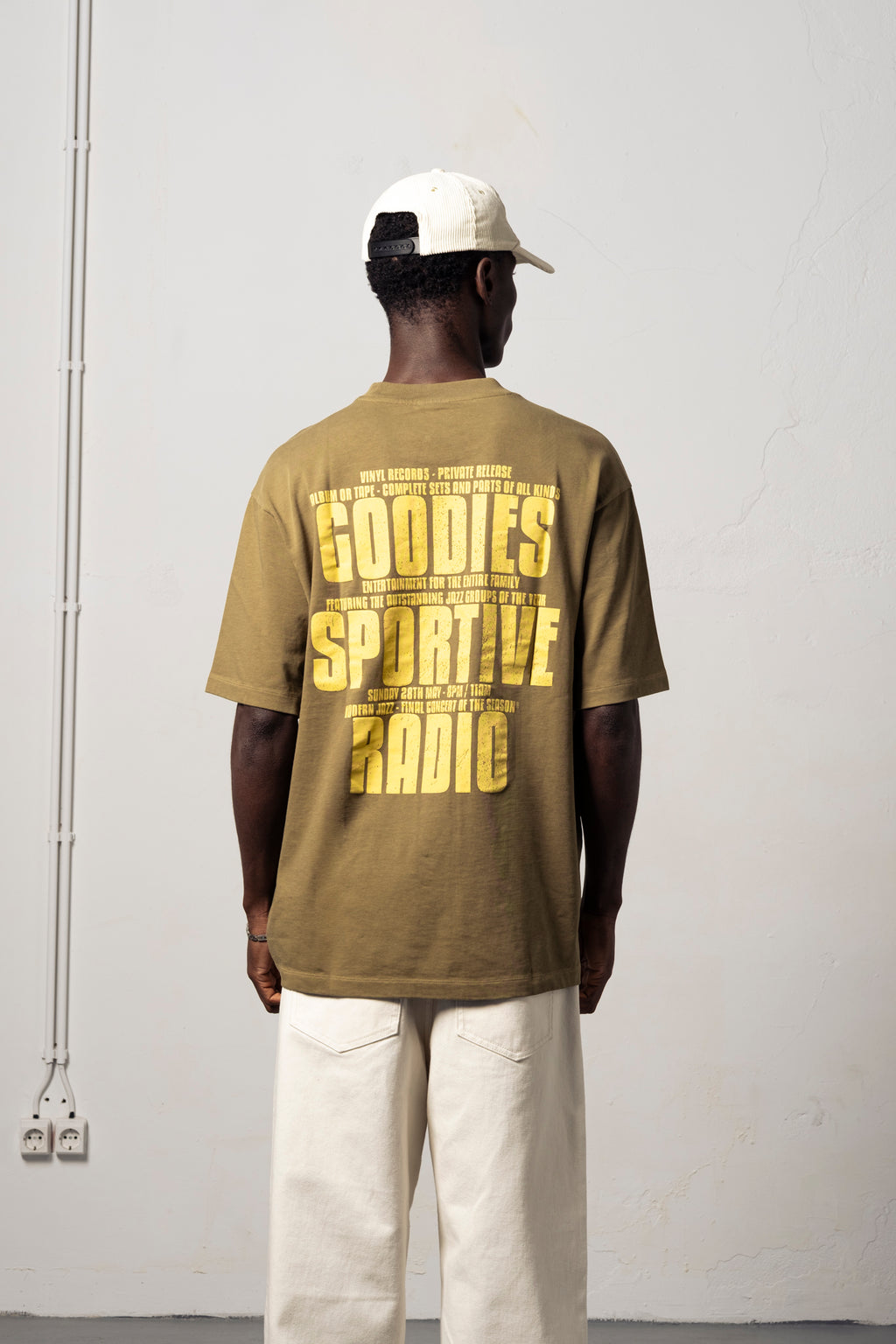 Goodies Sportive Sportive Radio Tee T-shirt 'Khaki'