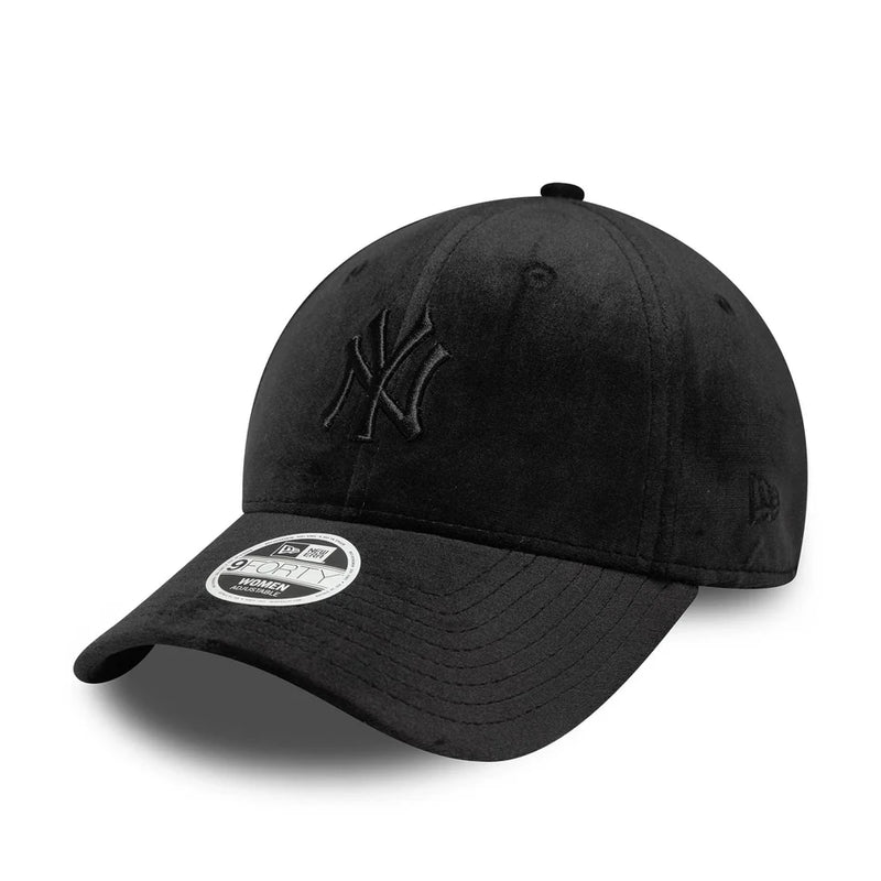New Era New York Yankees Womens MLB 9FORTY Adjustable Cap 'Velour Black'