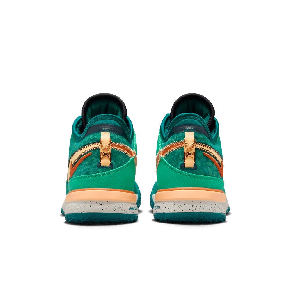 lebron james nike sacai