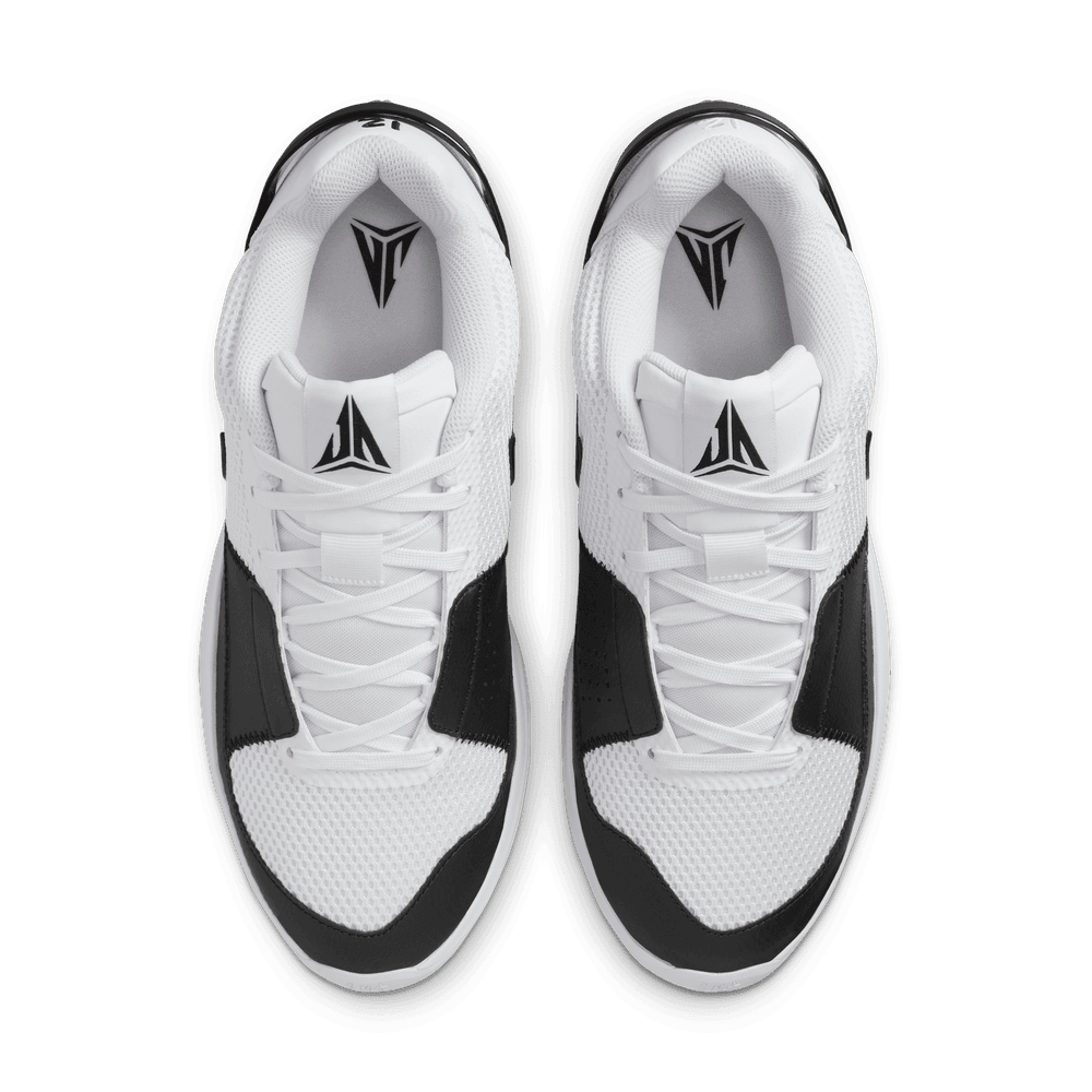 Black and white basketball shoes shop