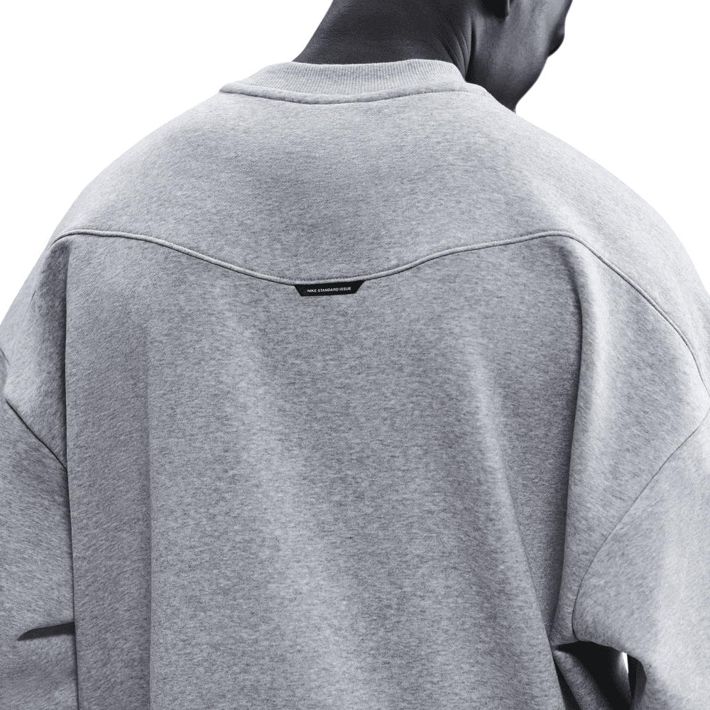 Nike Standard Issue Men's Therma-FIT Basketball Crew 'Grey Heather'