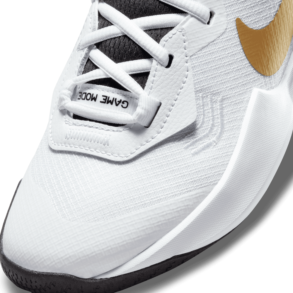 Nike Air Zoom Crossover Older Kids' Basketball Shoes 'White/Black/Gold'
