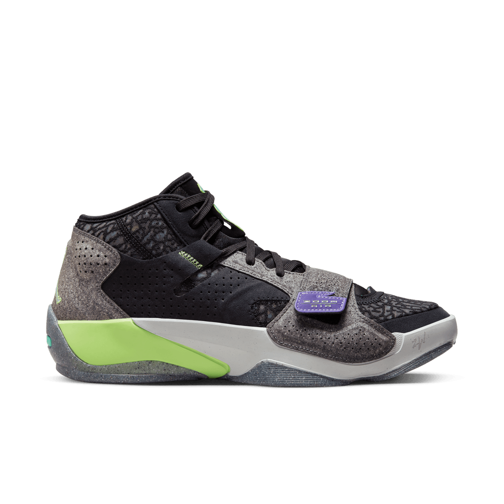 Black and top gold pumas zion