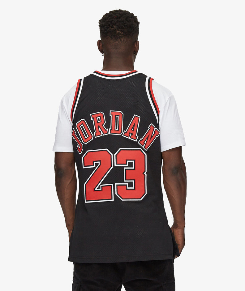 Michael Jordan Black Bulls Jersey Michael Jordan 1997-98 Bulls